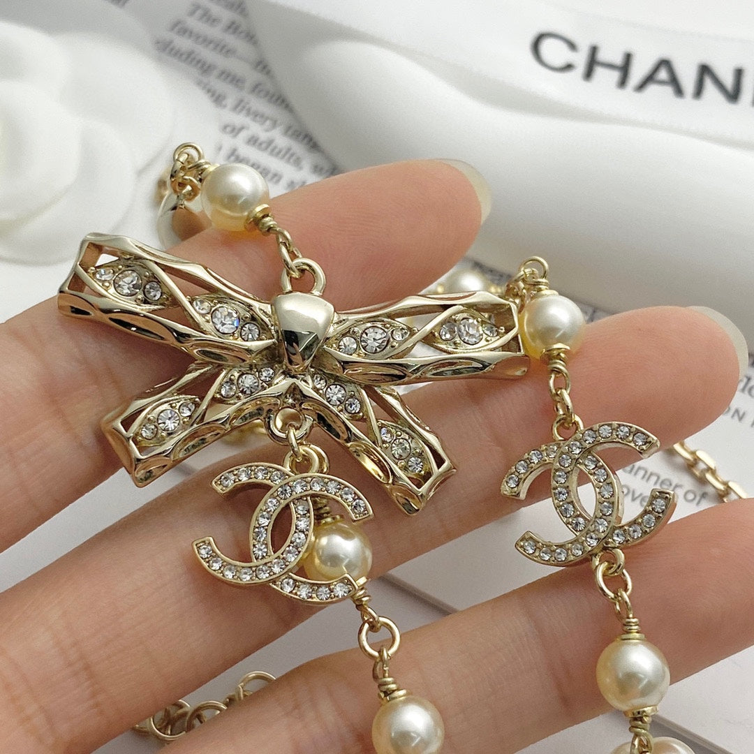 Full Diamond Double C Hollow Bow Pearl Sweater Chain Necklace XLA210