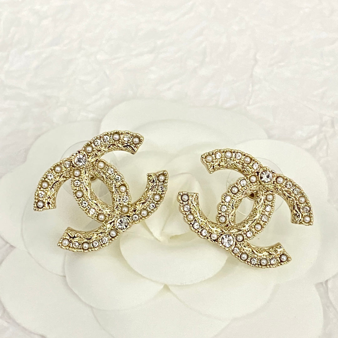 CHA pearl diamond texture double c earrings EHA278