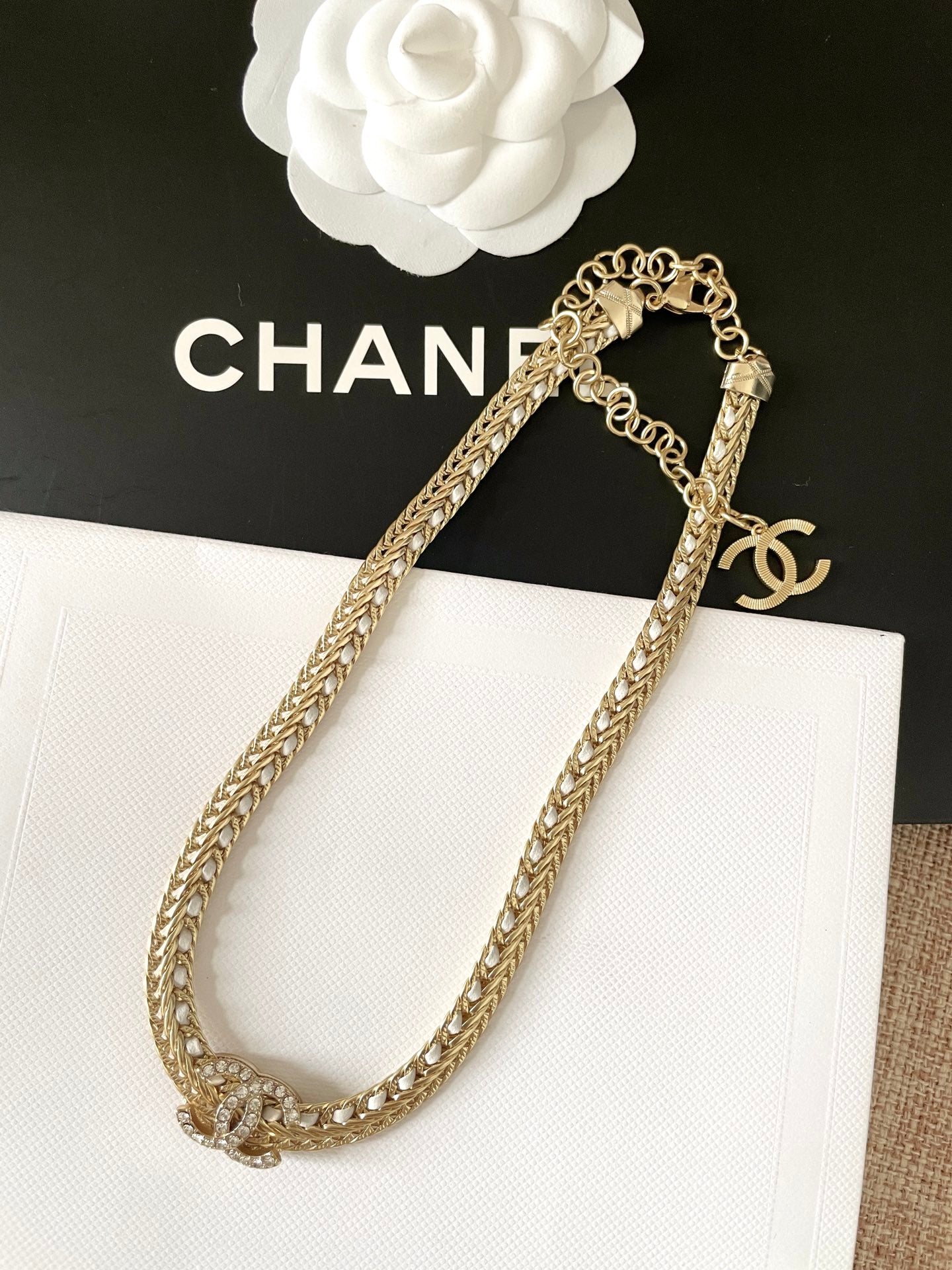 Choker White Leather Chain Necklace XLA207