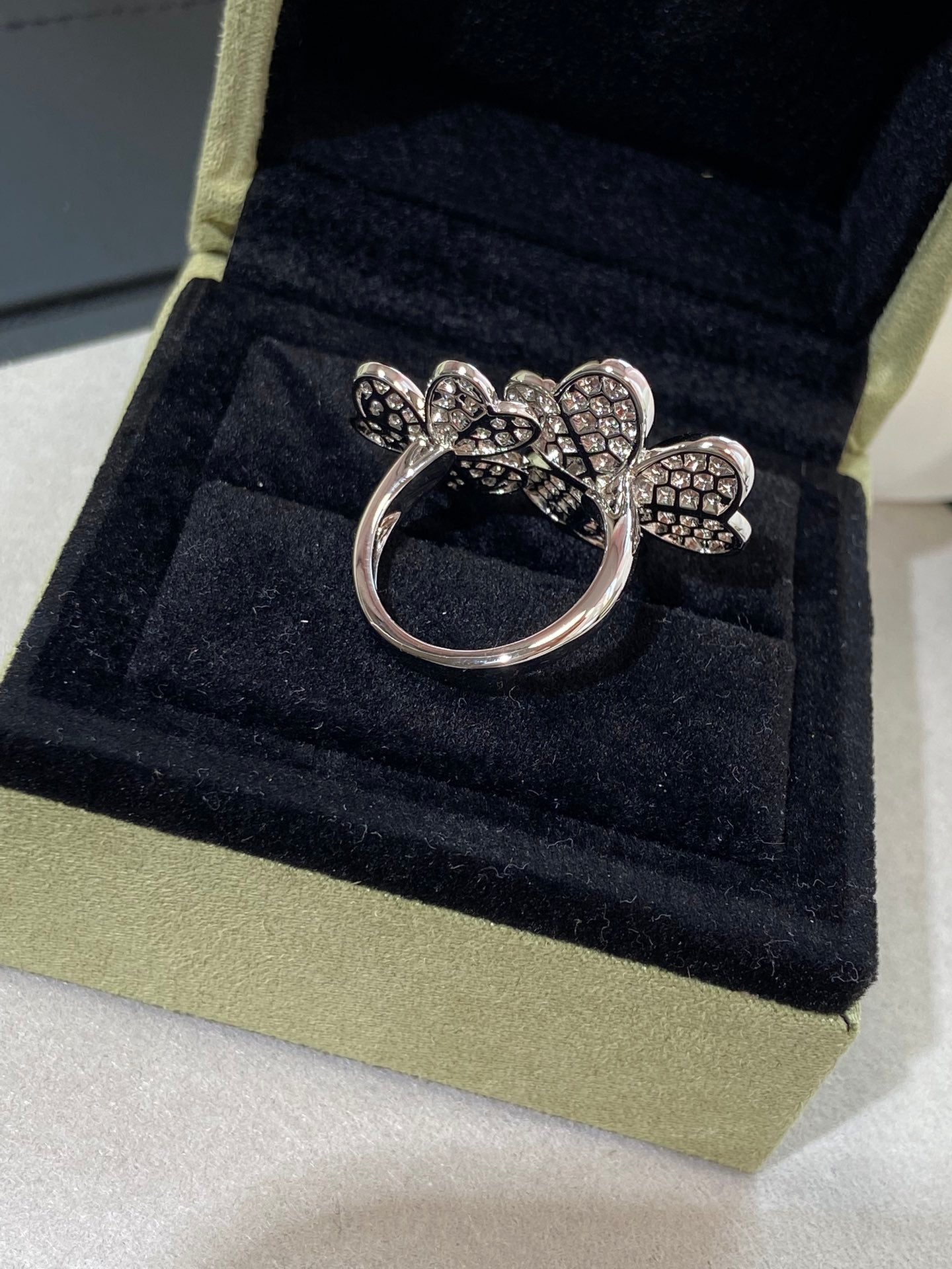 Lucky Flower Petal Full Diamond Clover Silver Ring JZA98