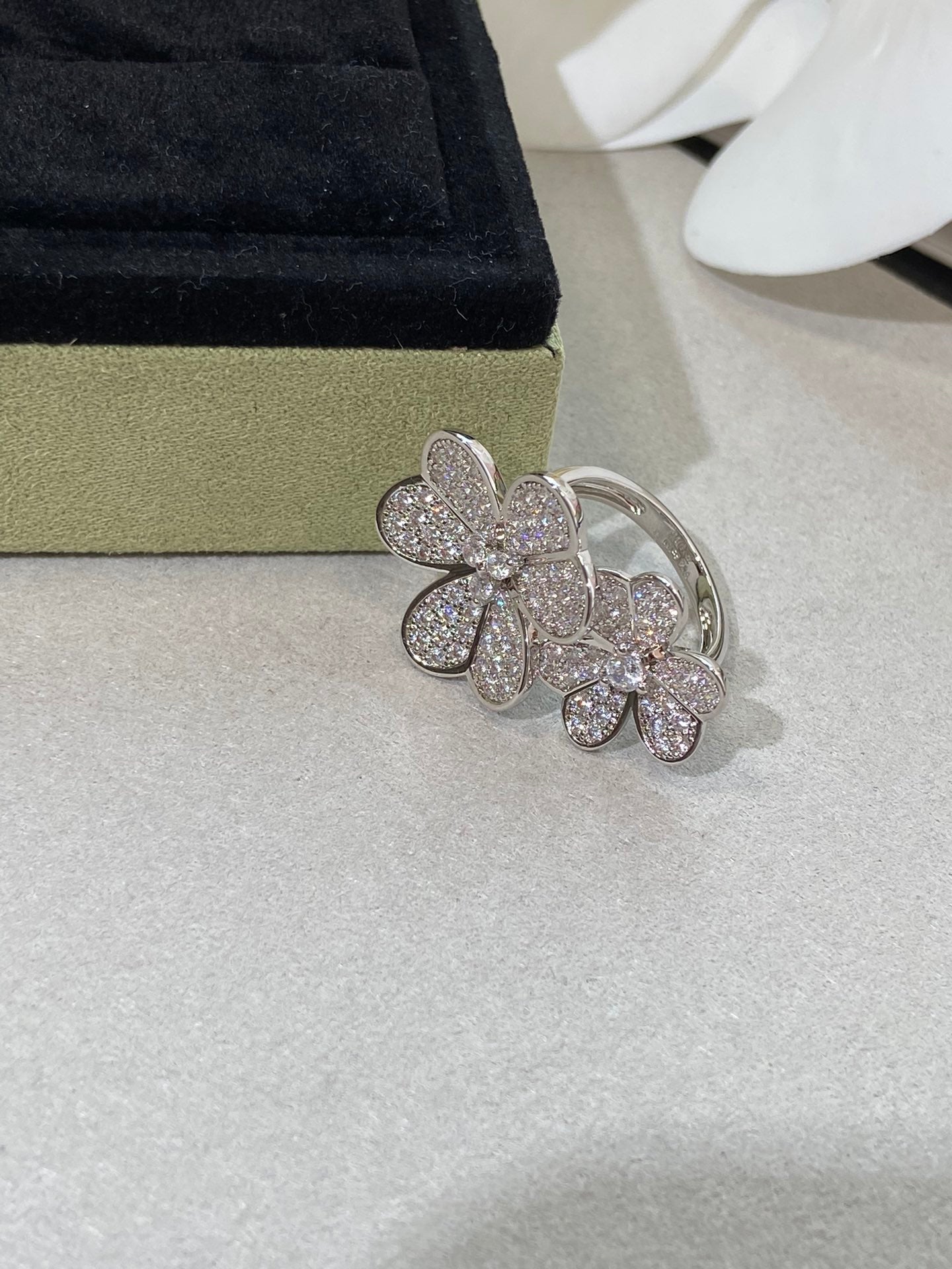 Lucky Flower Petal Full Diamond Clover Silver Ring JZA98