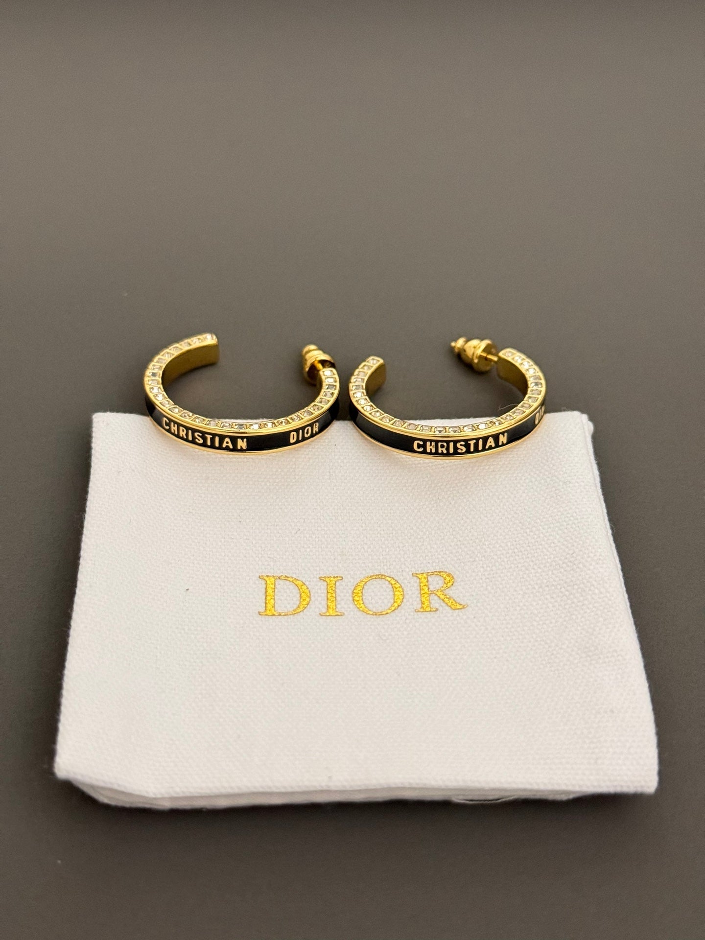 black and white drip oil letter full diamond earrings eha365