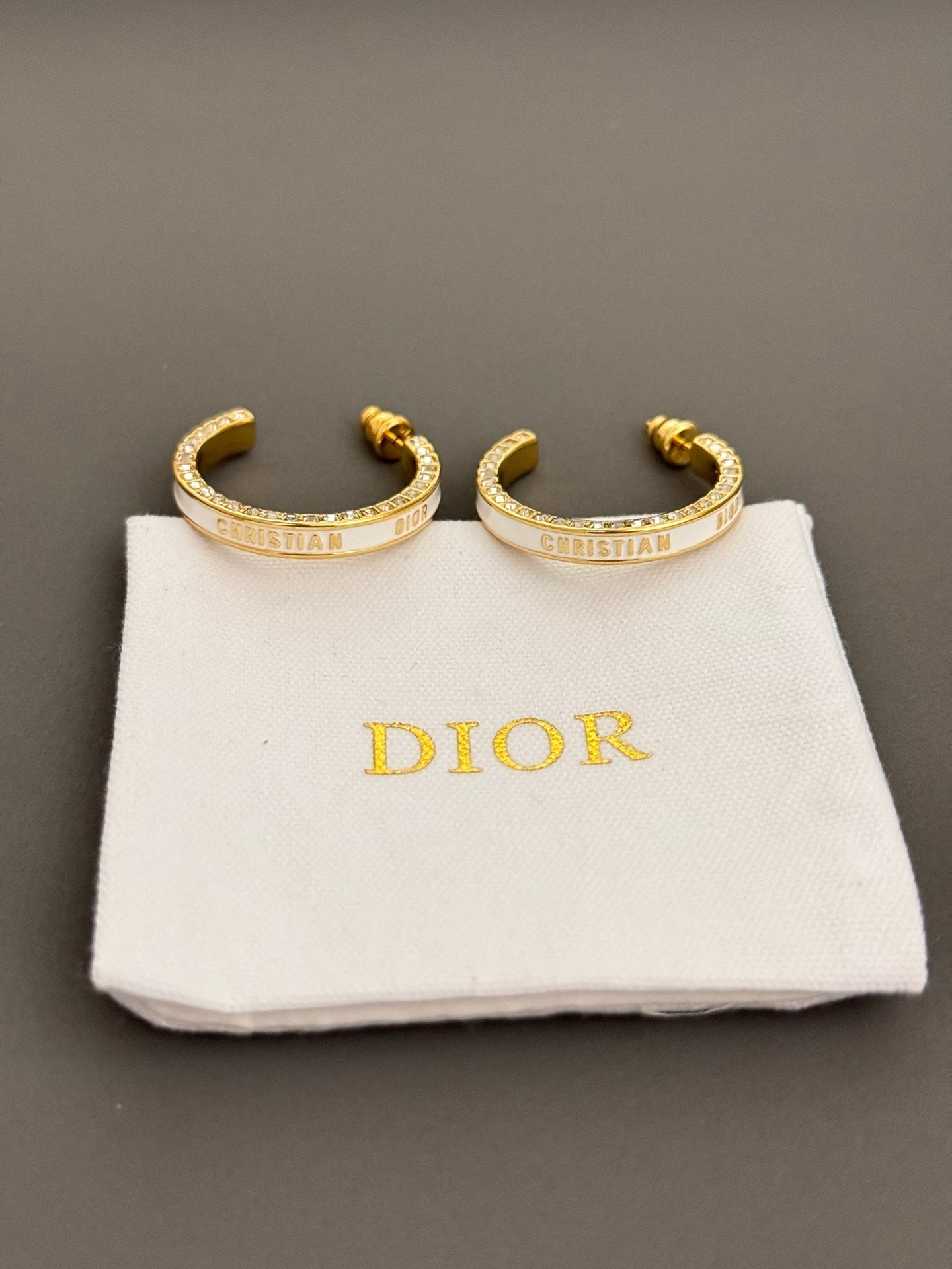 black and white drip oil letter full diamond earrings eha365