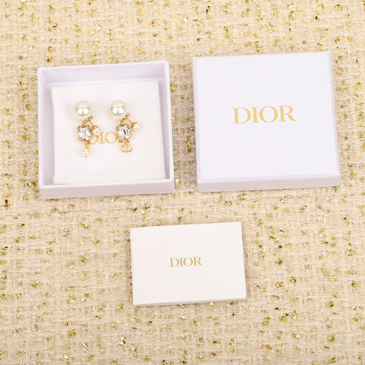 golden sized pearl square diamond earrings eha346