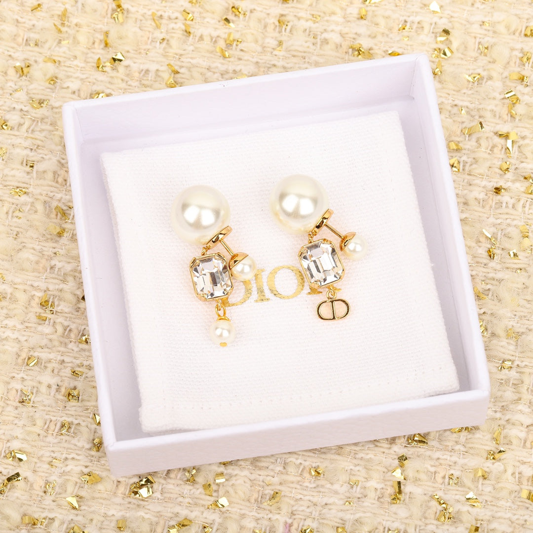 golden sized pearl square diamond earrings eha346
