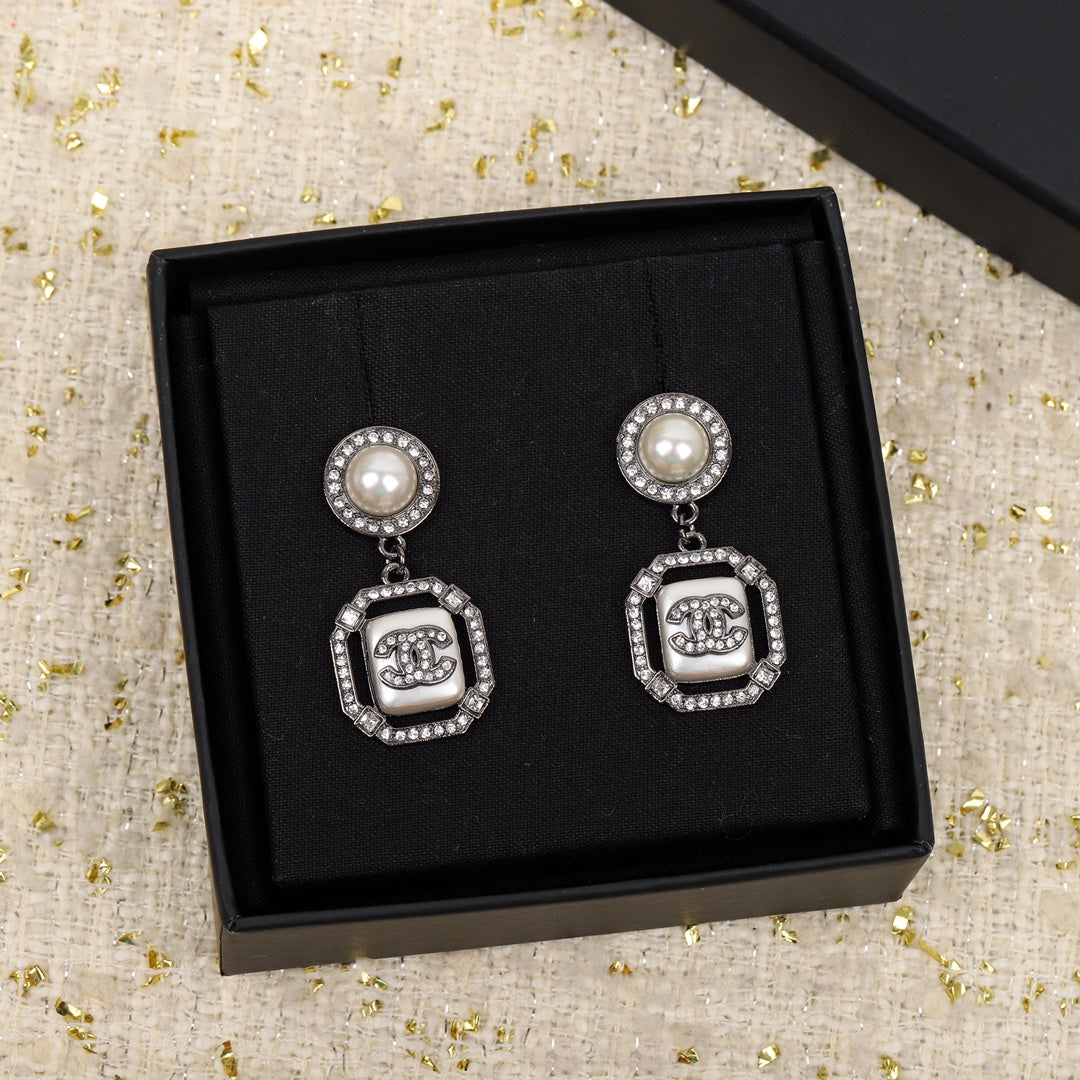 CHA Double C Pearl Square Earrings EHA322