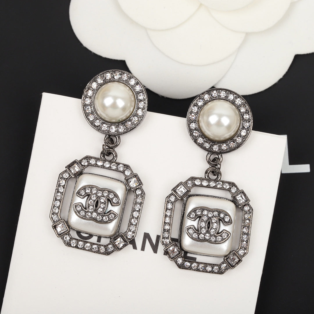 CHA Double C Pearl Square Earrings EHA322