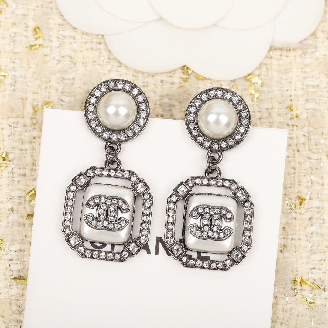 CHA Double C Pearl Square Earrings EHA322