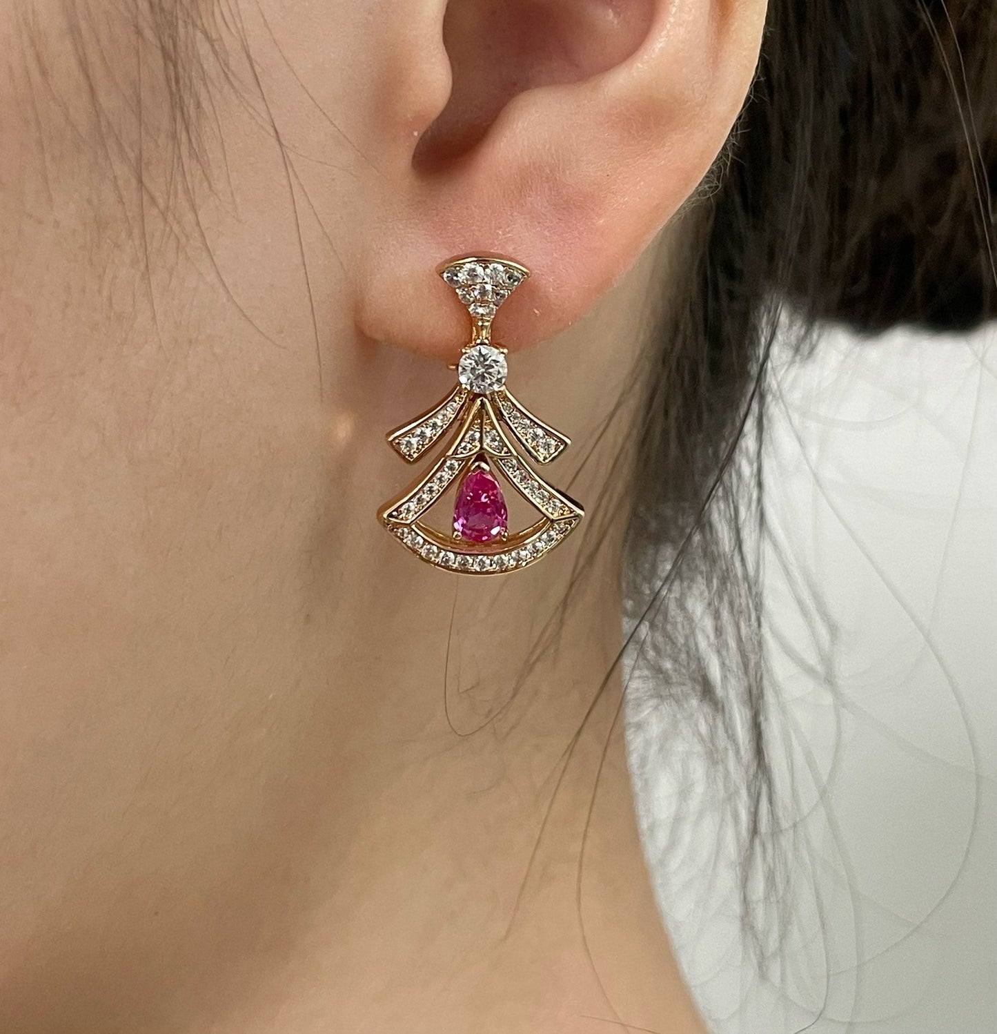 v gold diamond red fan shaped skirt earrings eha329