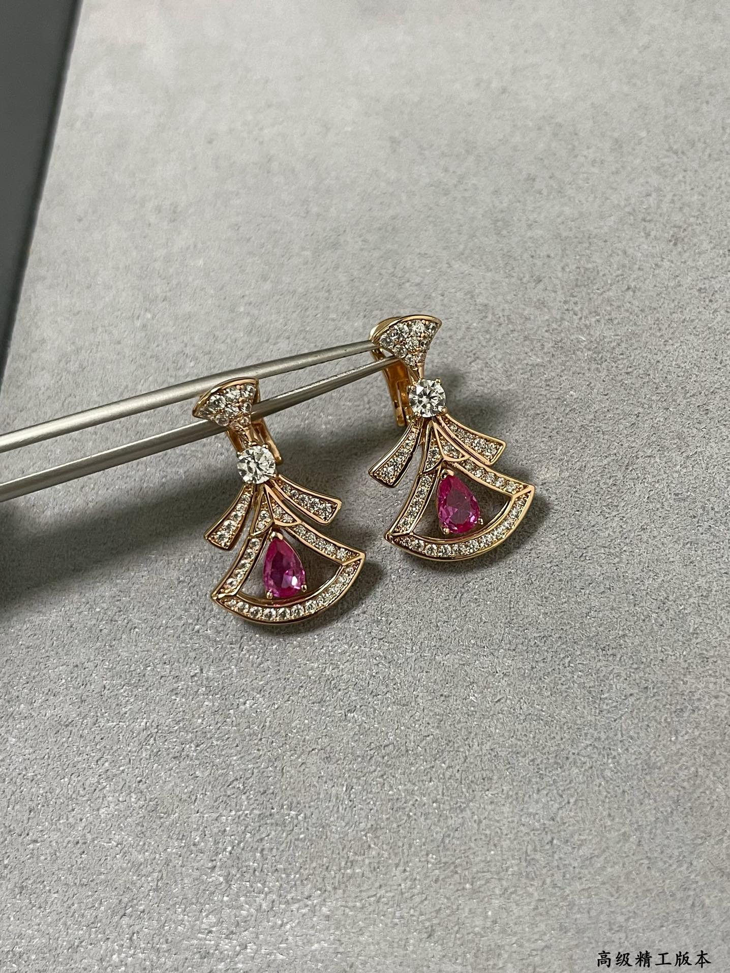 v gold diamond red fan shaped skirt earrings eha329