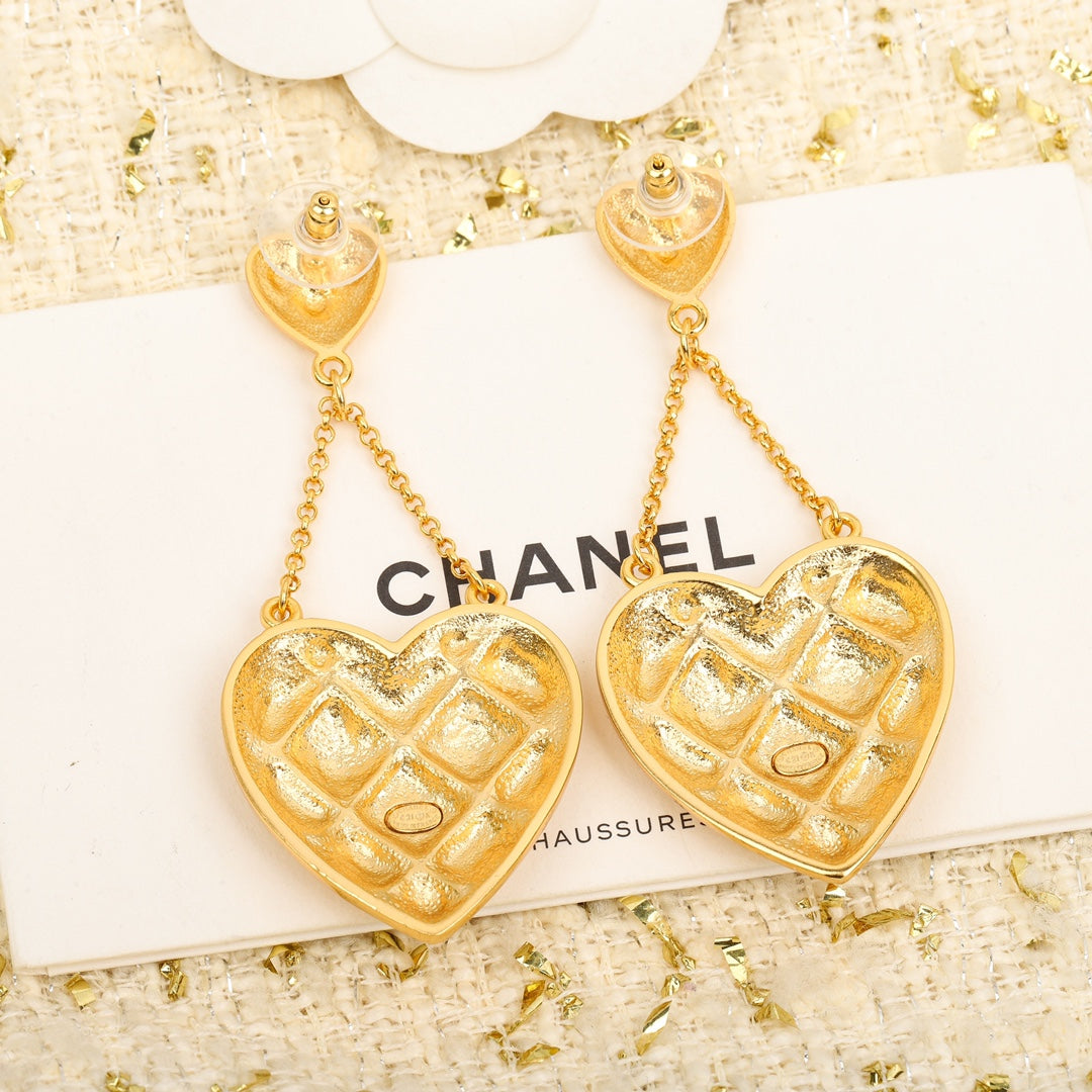 CHA size heart gold earrings EHA336