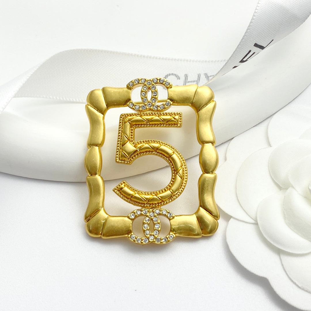 24 hollow letter box brooch xza12
