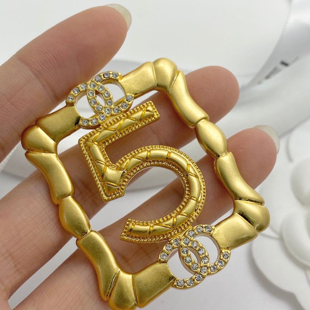 24 hollow letter box brooch xza12