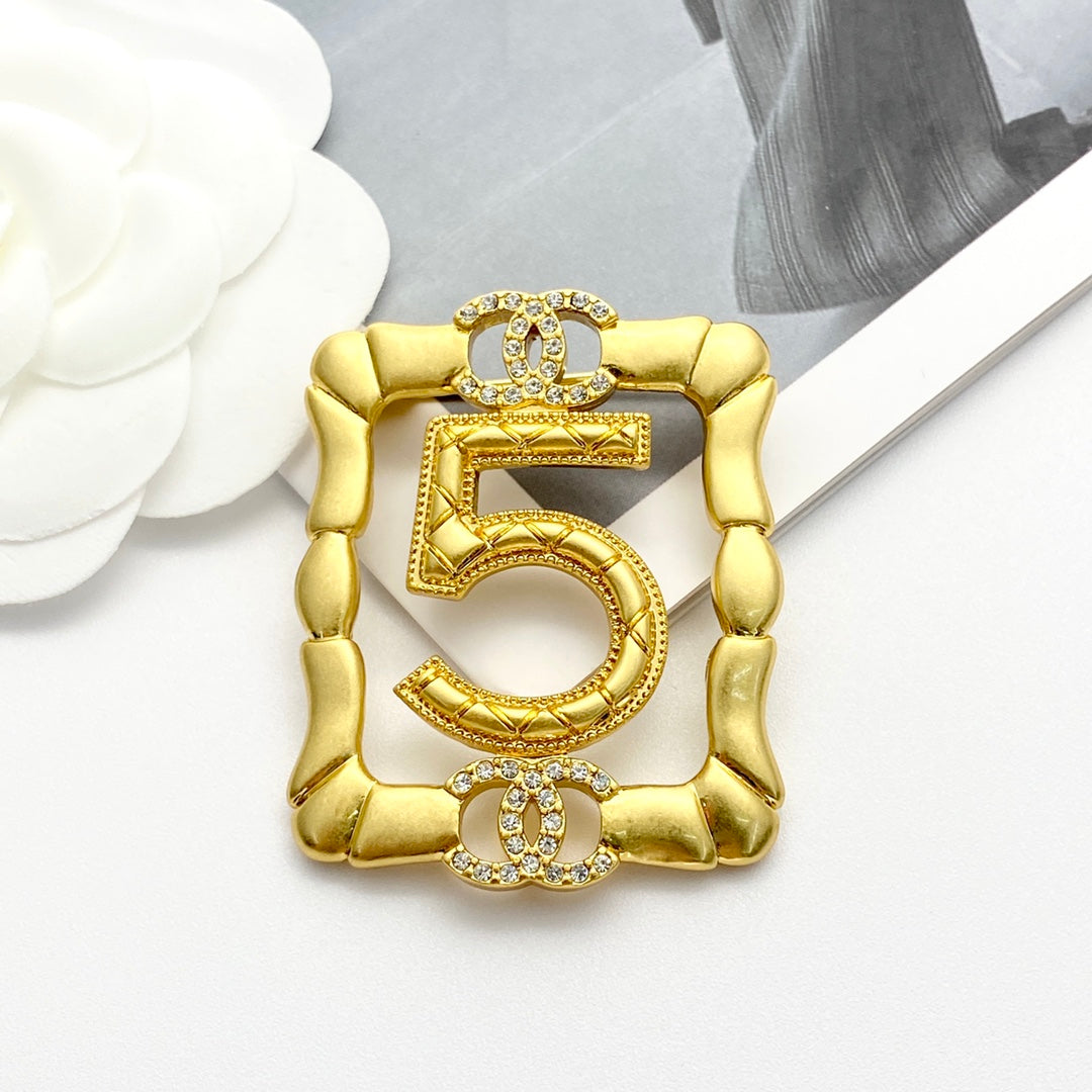 24 hollow letter box brooch xza12