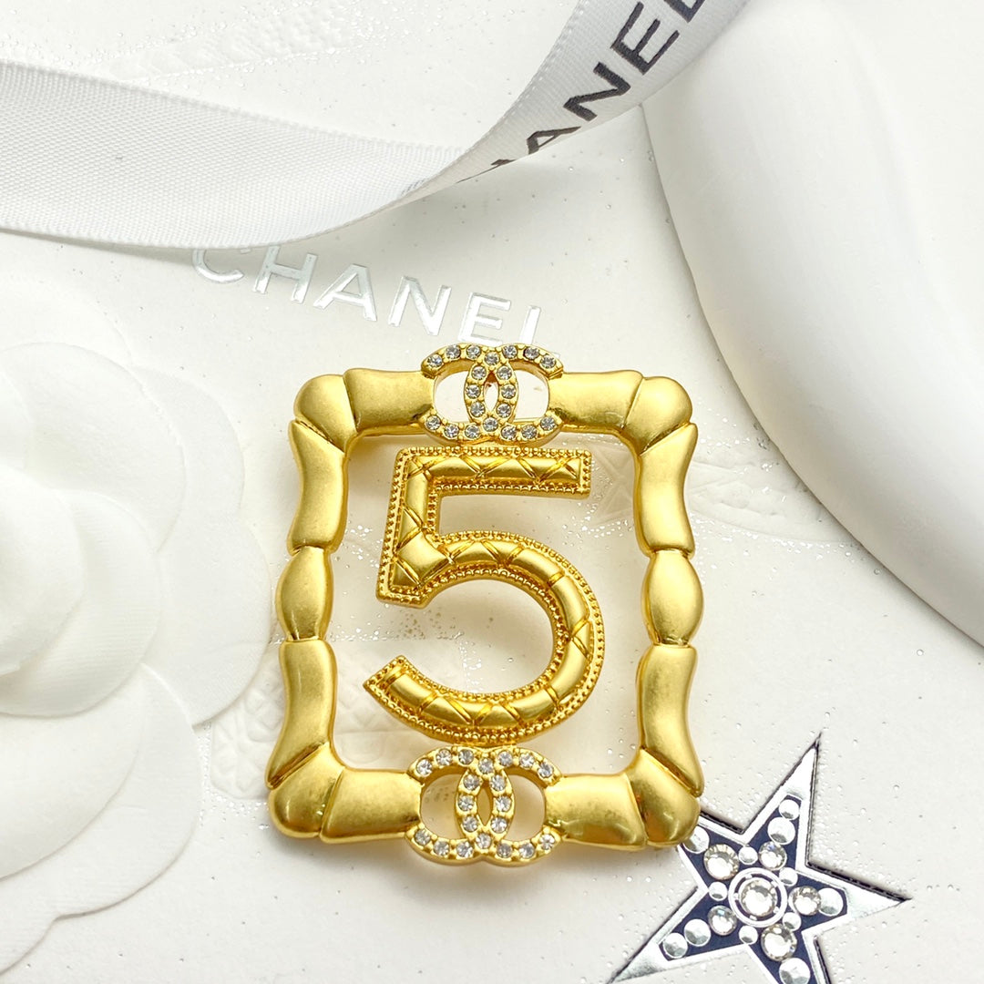 24 hollow letter box brooch xza12