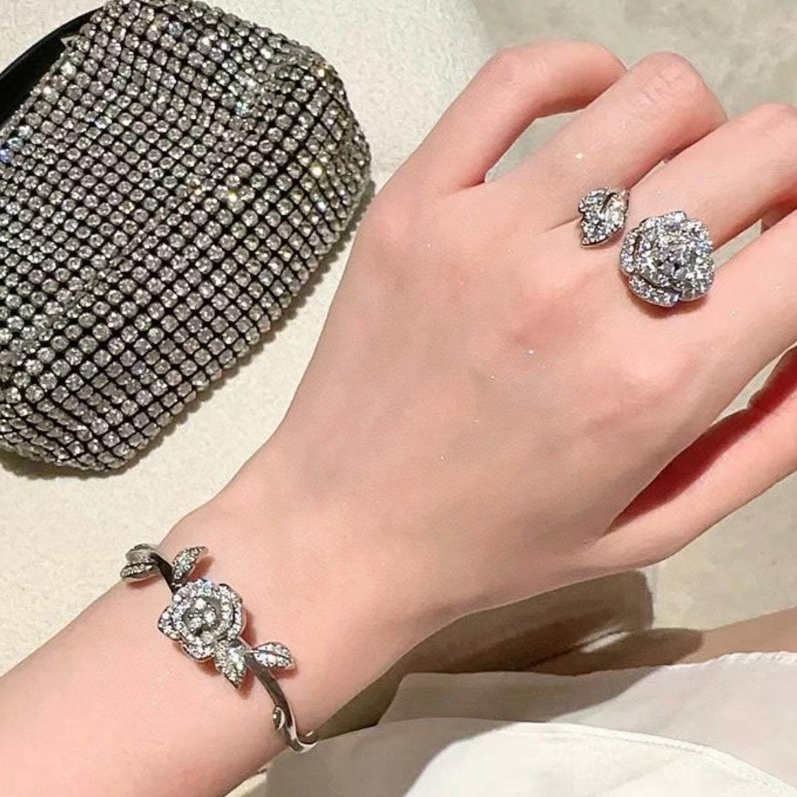 silver rose vine open ring jza89