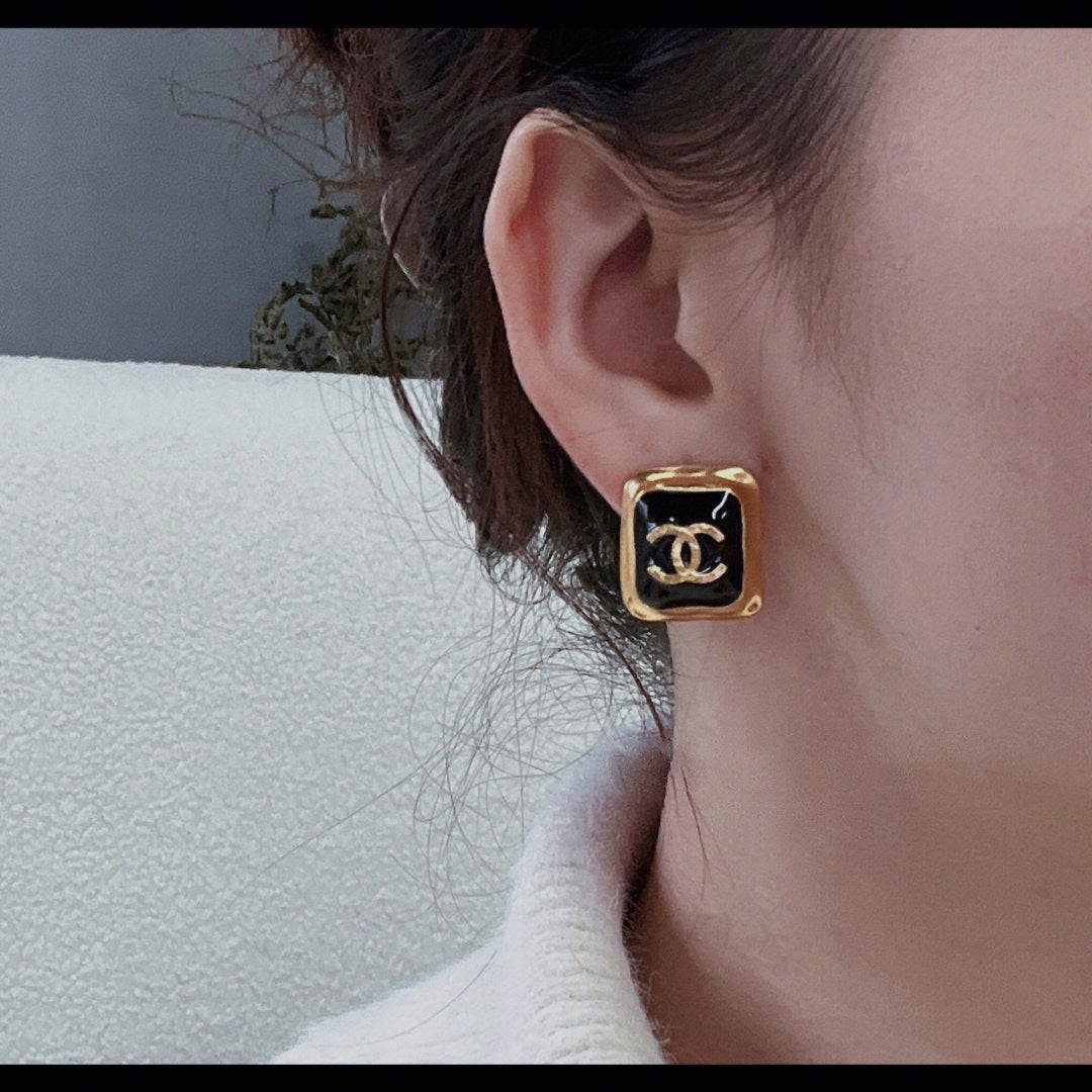 CHA Square Double C Gold Earrings EHA285