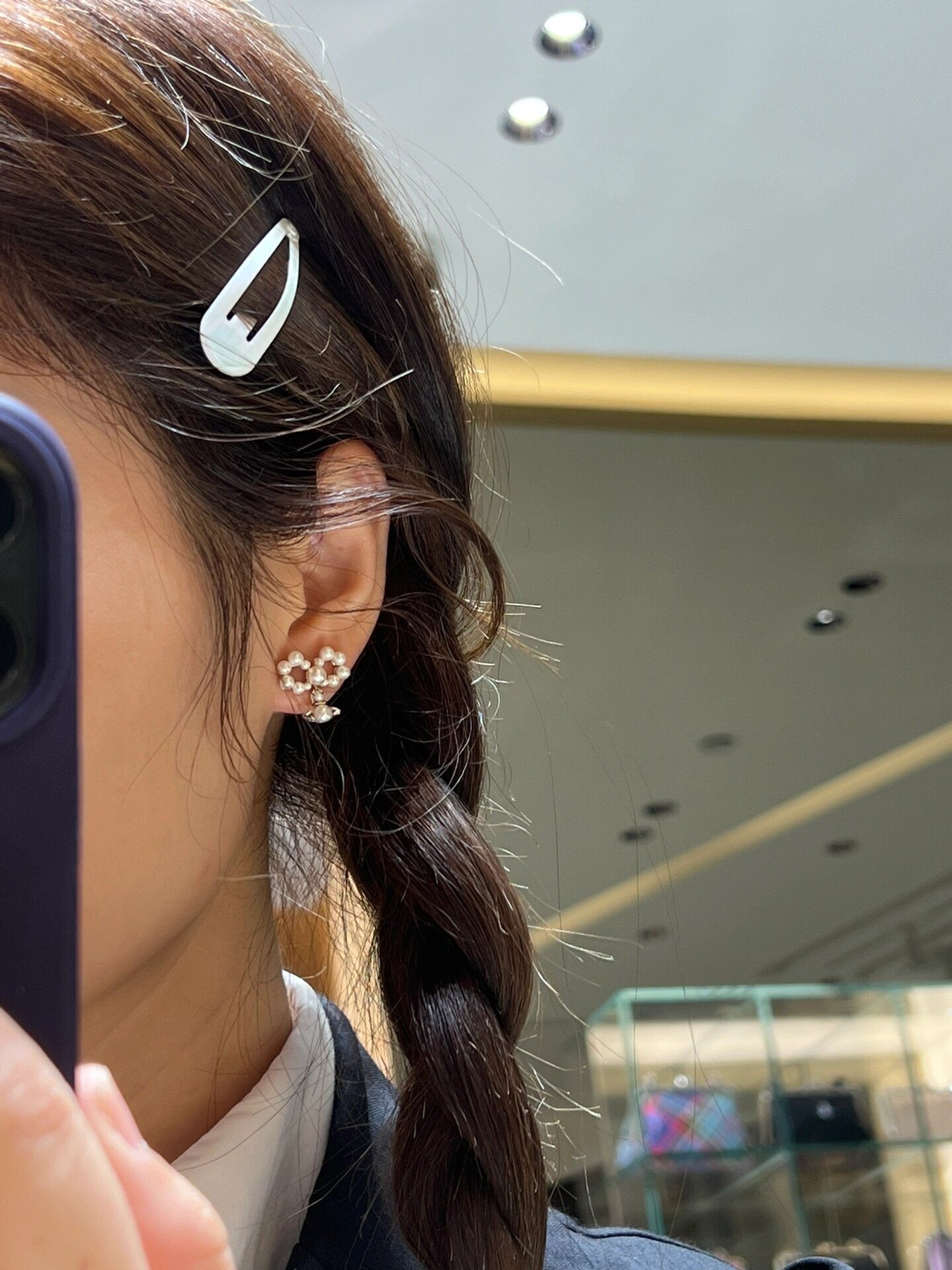 silver rotating bead bow earrings eha276