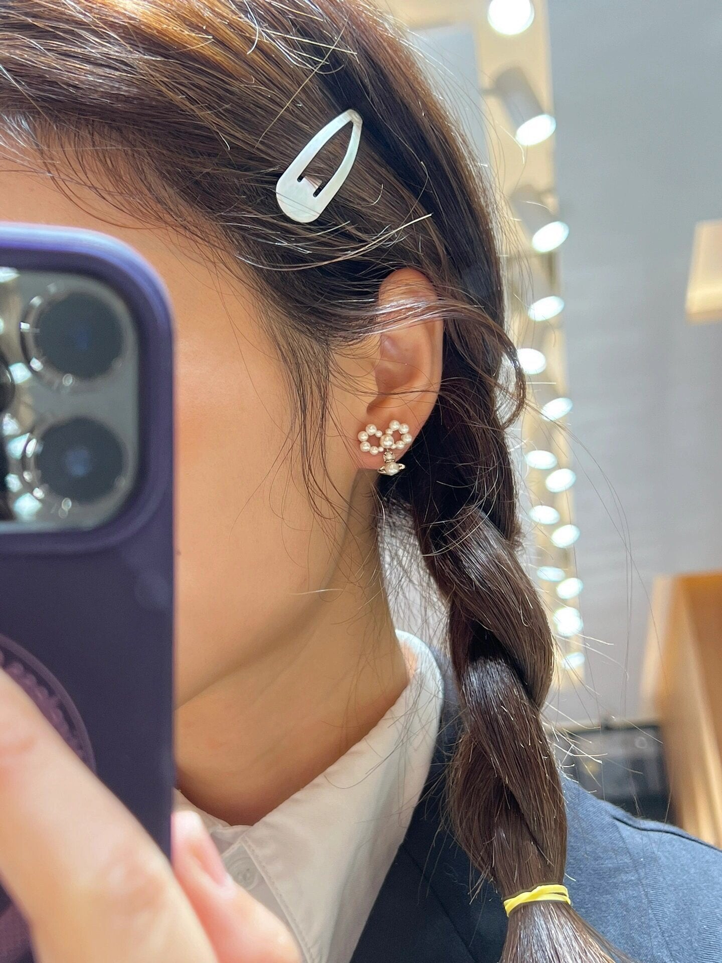 silver rotating bead bow earrings eha276
