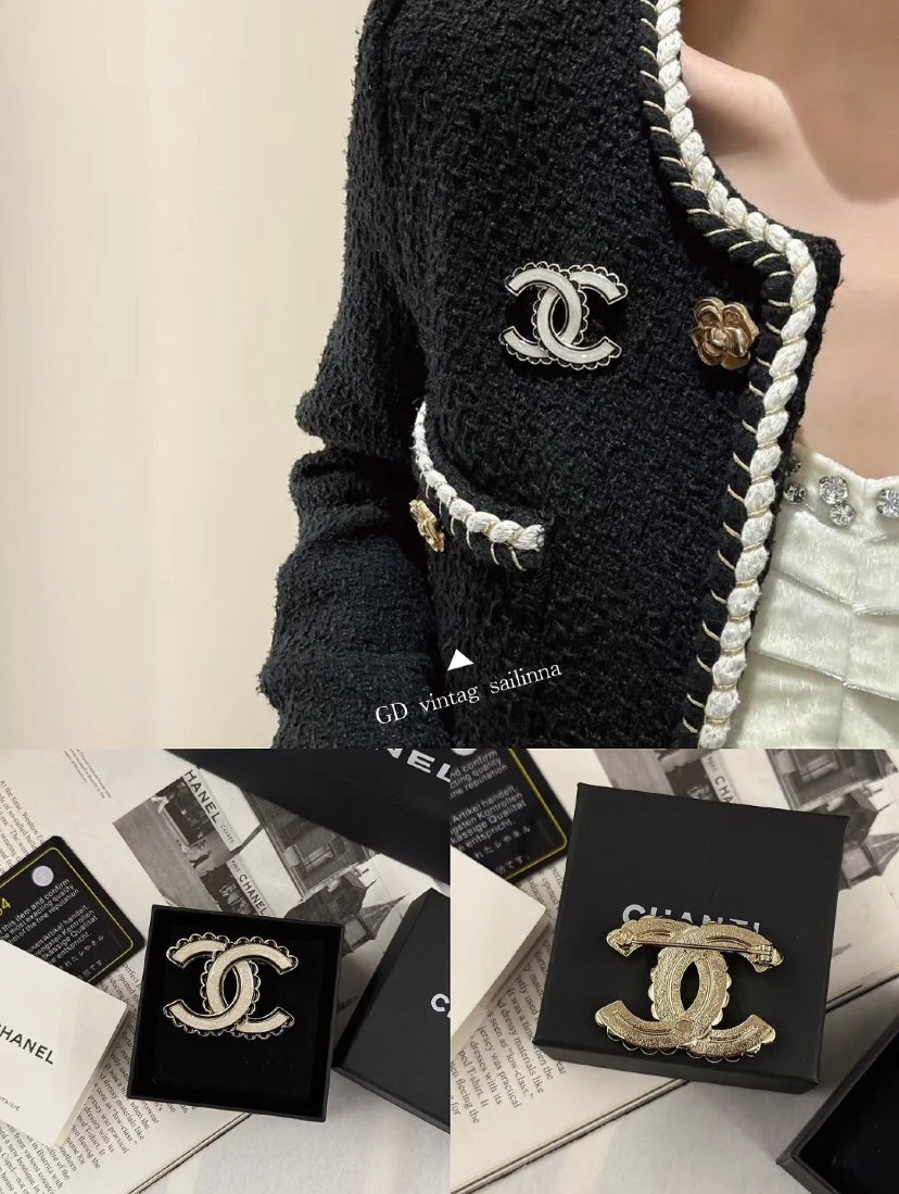 24 black enamel lace double c brooch xza13