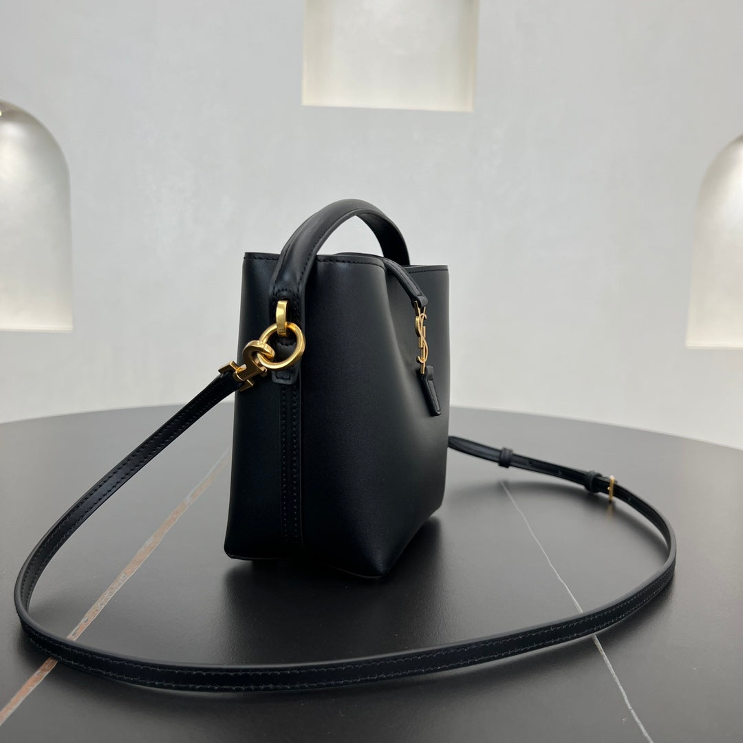 LE 15cm black cowhide hand-held crossbody bucket bag 765870