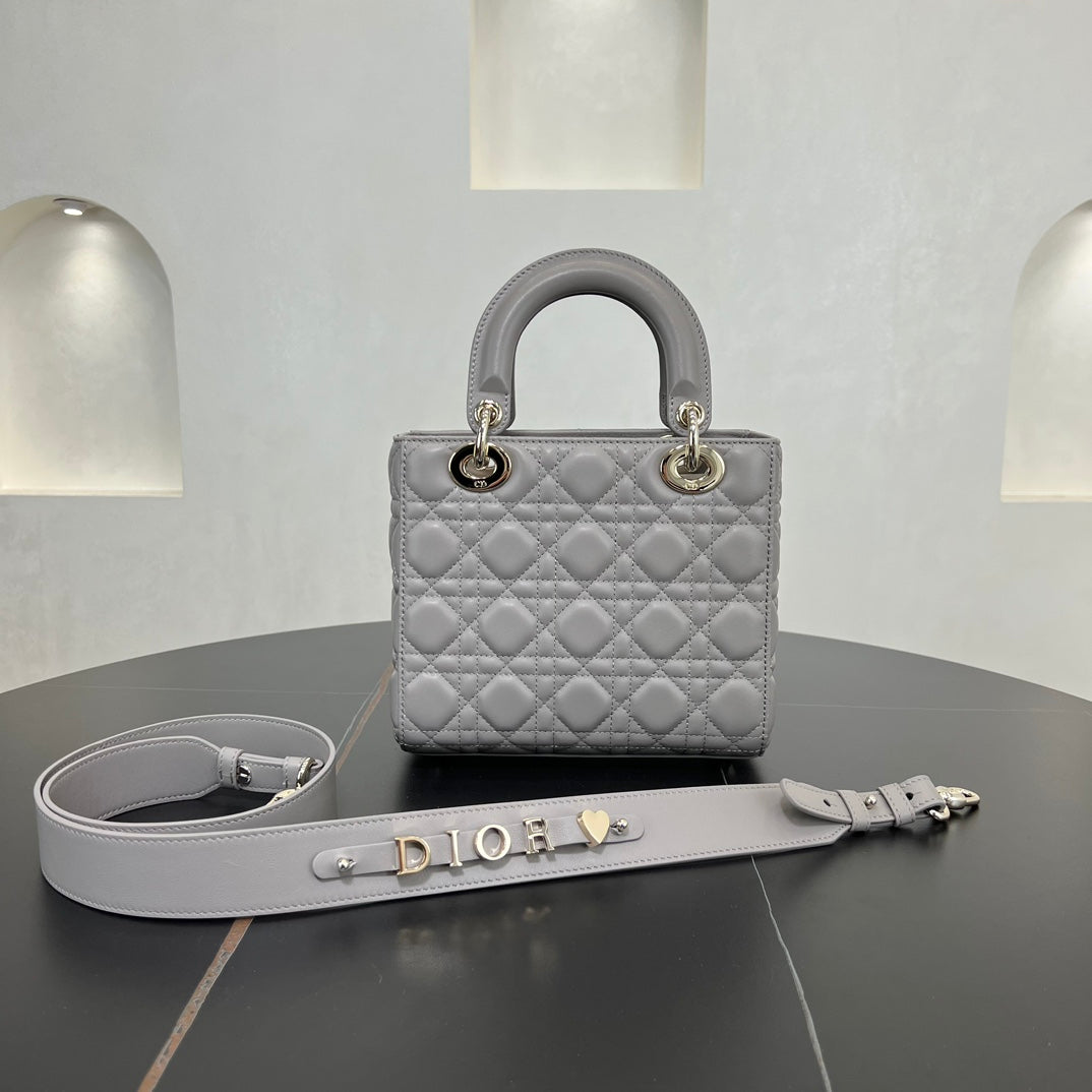 20cm princess diana 4 grid sheepskin single shoulder handbag 278065