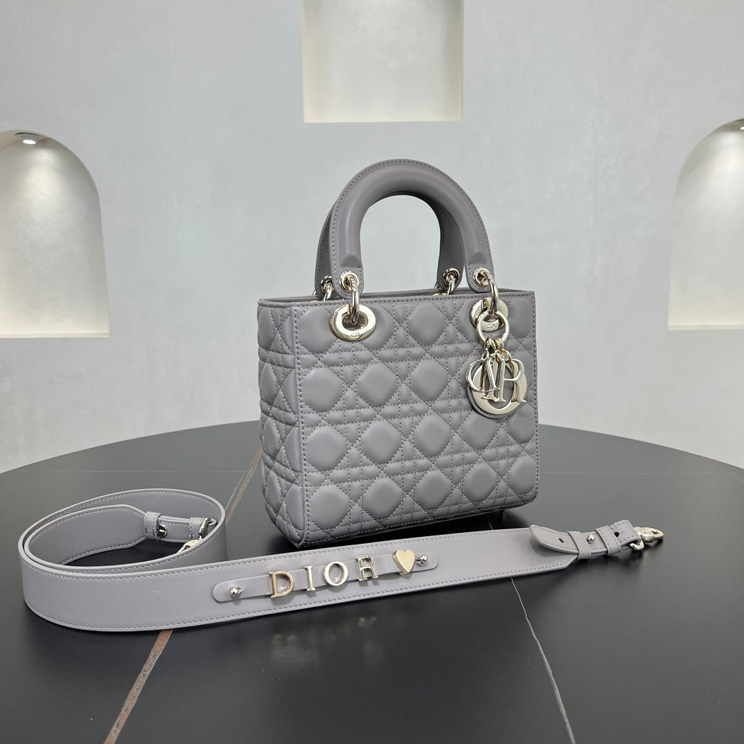 20cm princess diana 4 grid sheepskin single shoulder handbag 278065