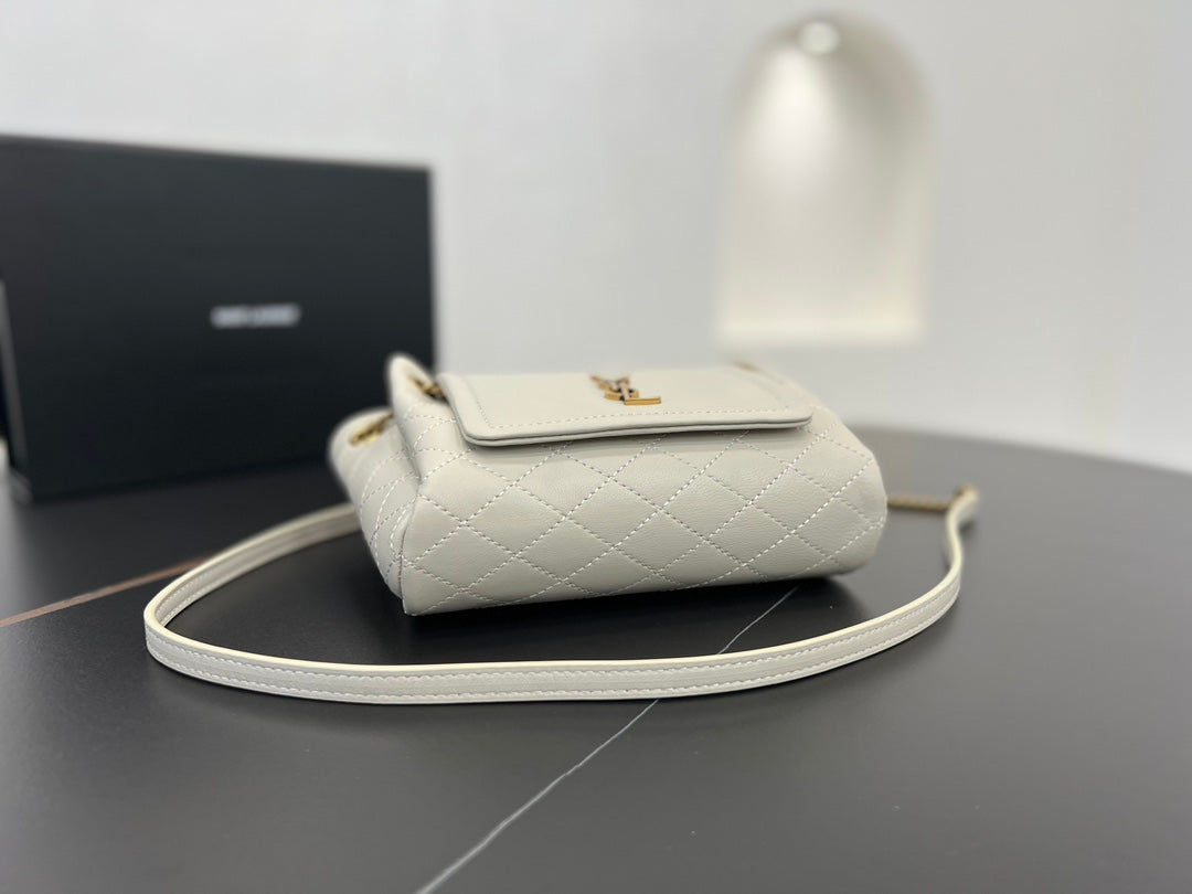 MONOGRAM 18cm white sheepskin leather shoulder bag 672738