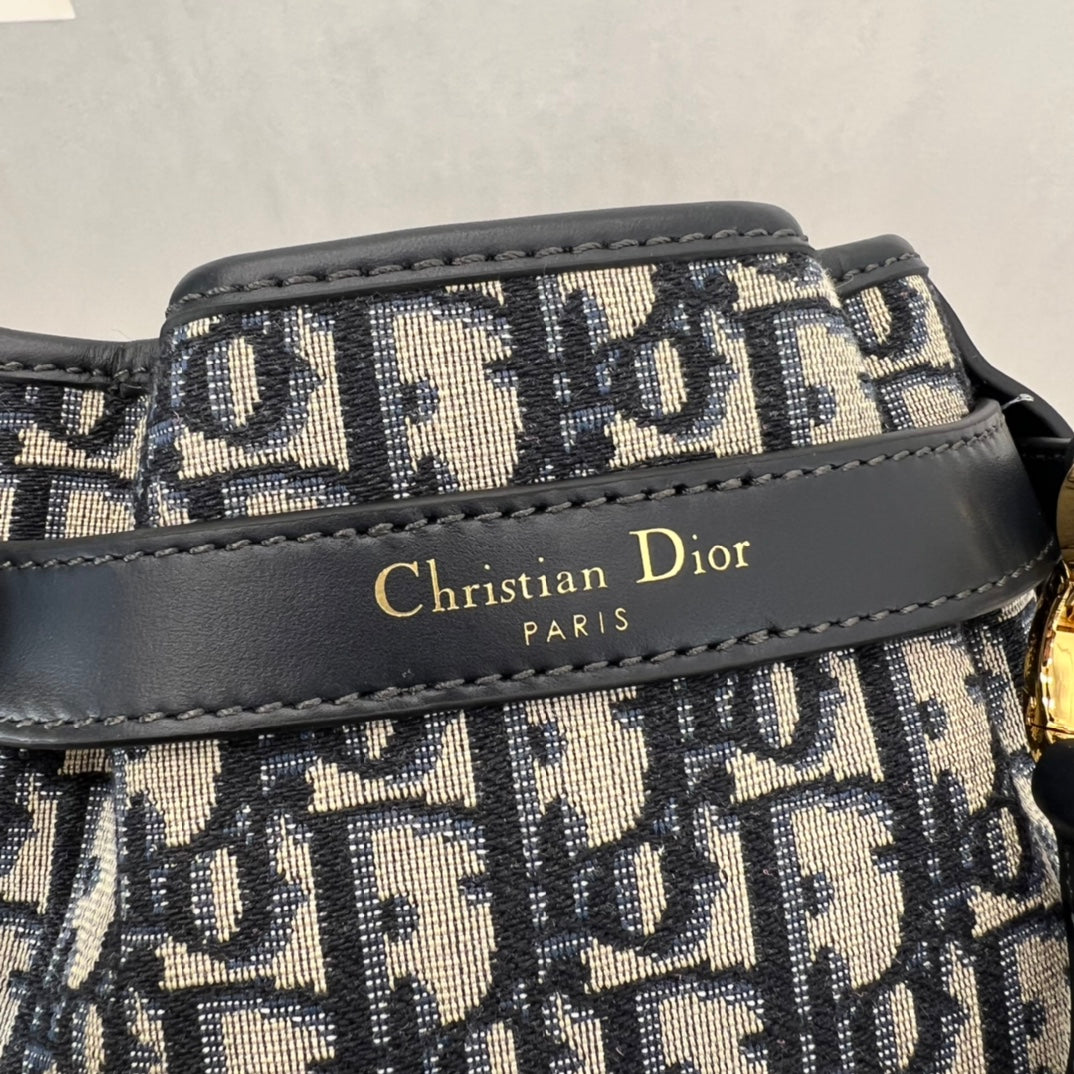 DO 17CM Blue Chain Shoulder Saddle Bag 287799