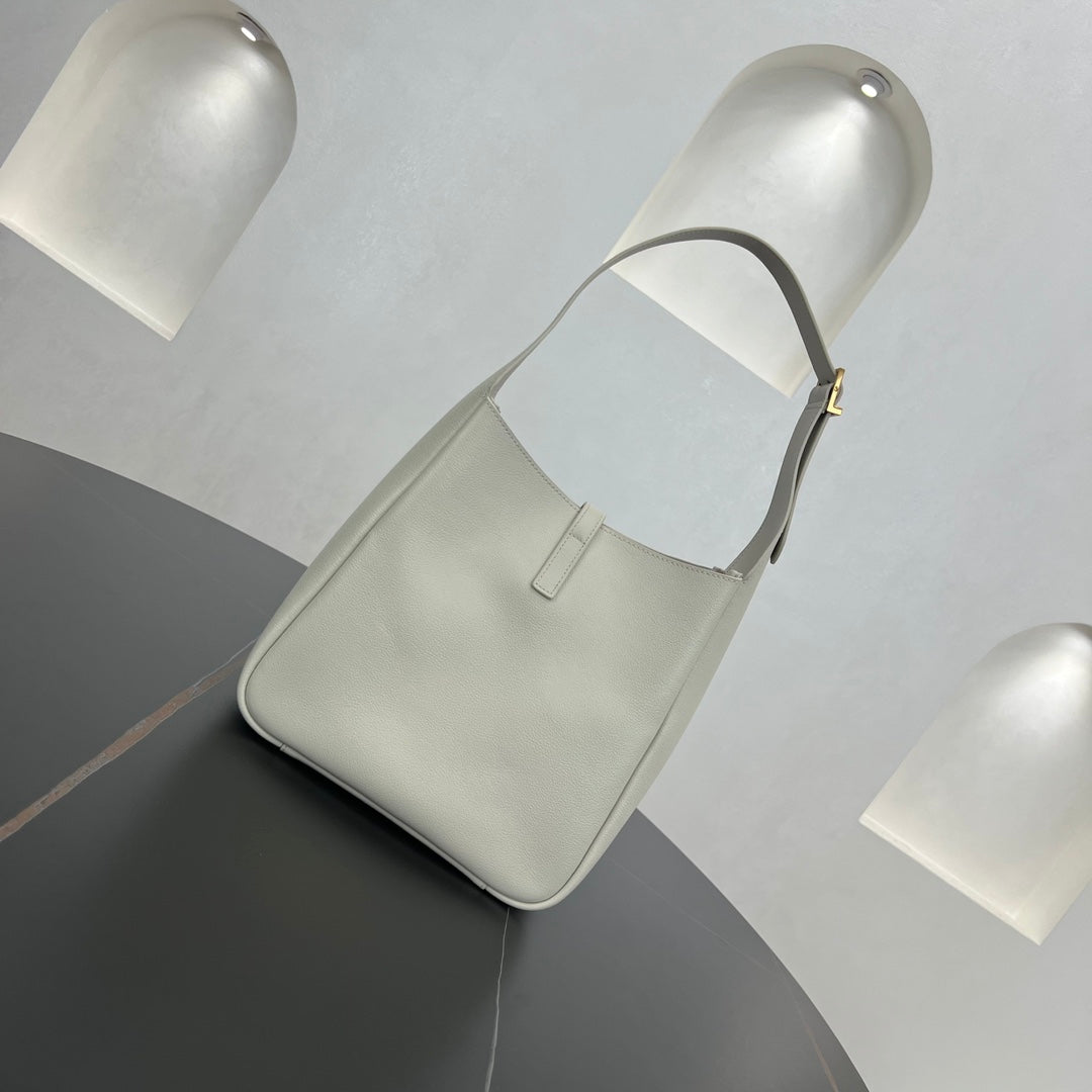 23CM CASSANDRE White Stray Shoulder Bag 713938