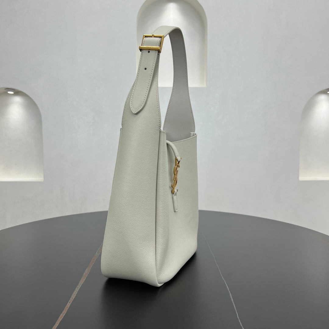 23CM CASSANDRE White Stray Shoulder Bag 713938