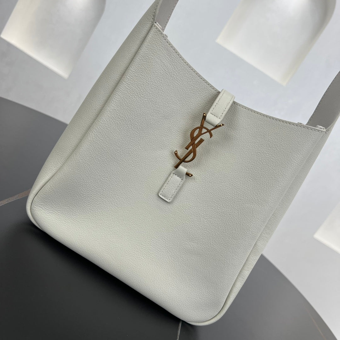 23CM CASSANDRE White Stray Shoulder Bag 713938