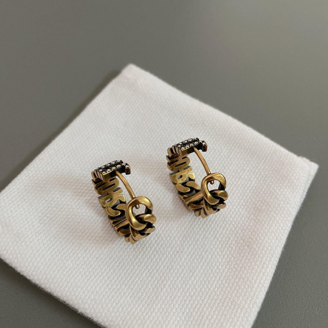 do letter chain ring gold earrings eha384