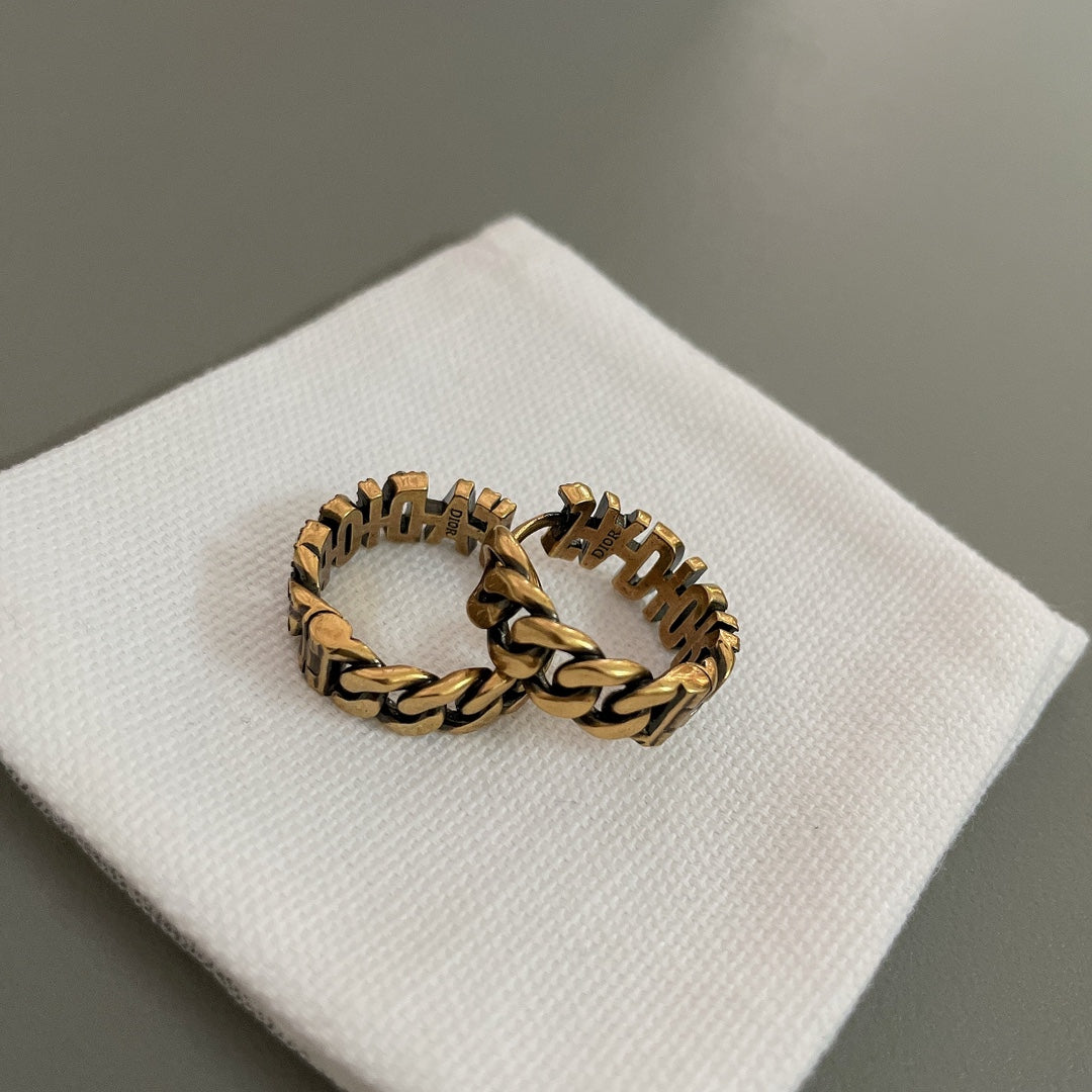 do letter chain ring gold earrings eha384