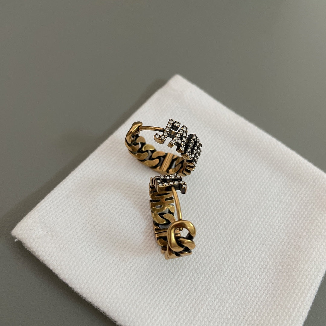 do letter chain ring gold earrings eha384
