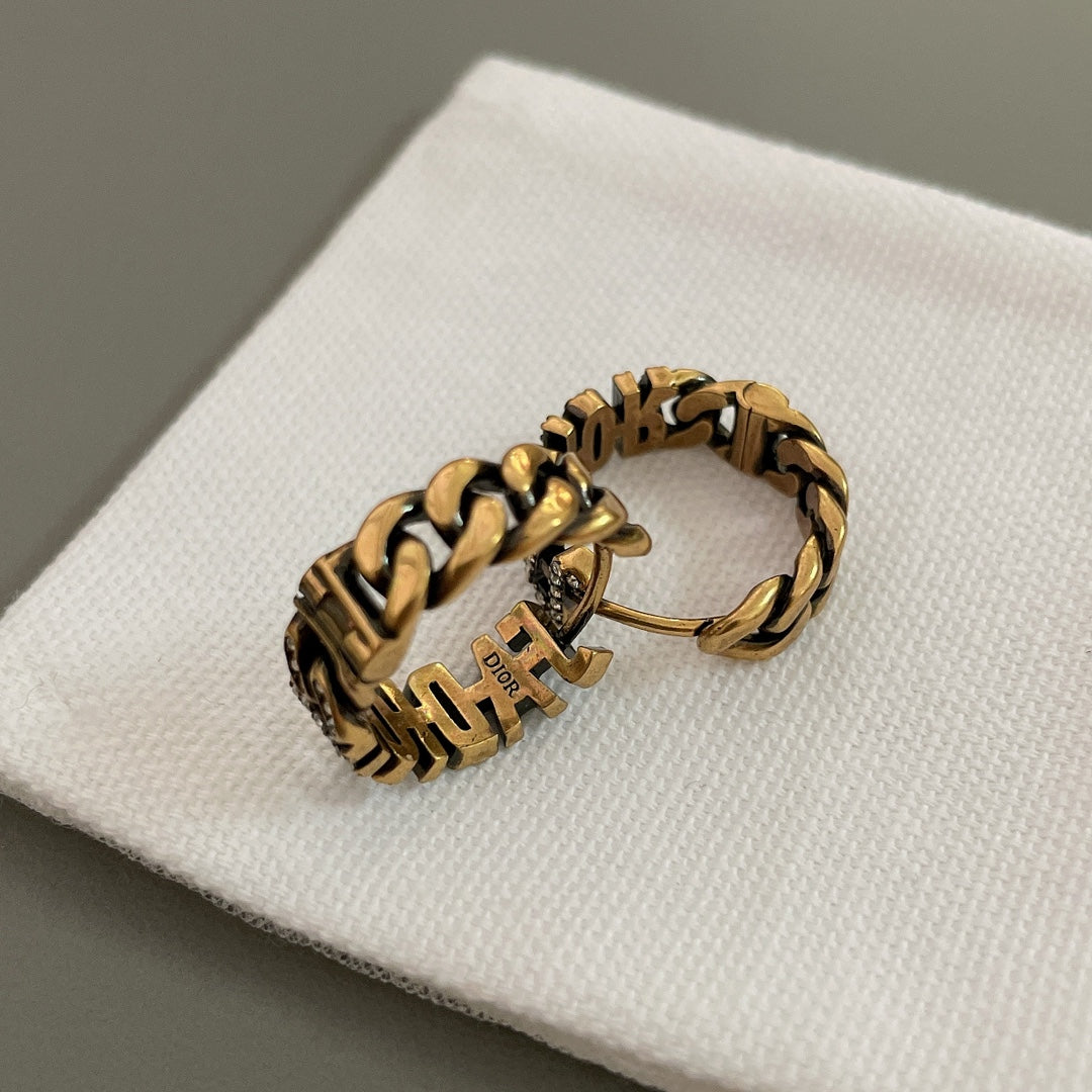 do letter chain ring gold earrings eha384