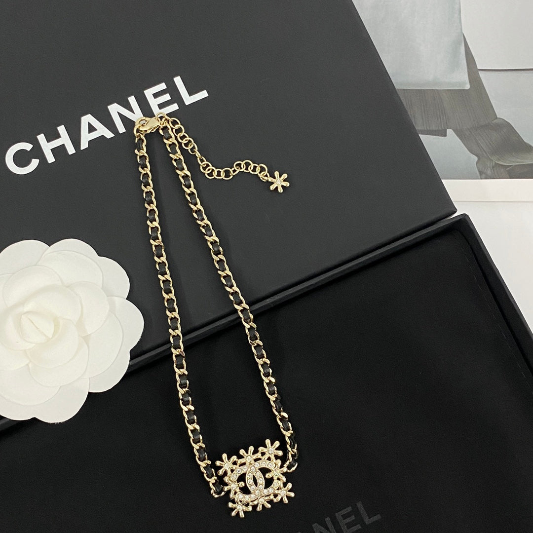 Hollow block flower rhinestone leather necklace XLA287