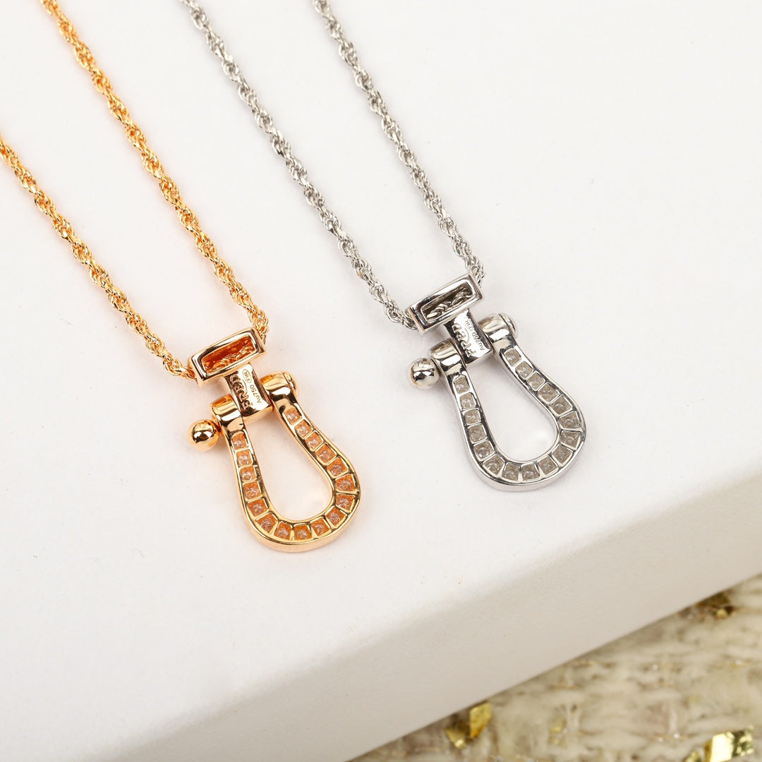 Pretty Woman Rose Gold Horseshoe Necklace XLA368