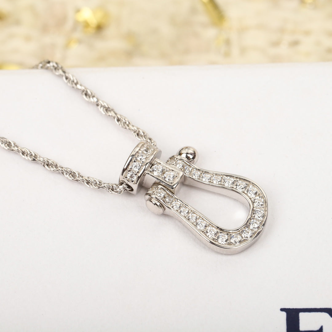 Pretty Woman Rose Gold Horseshoe Necklace XLA368