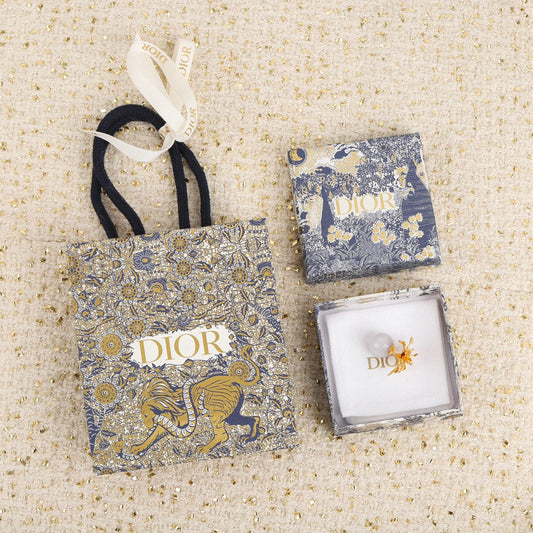 do yellow gold flower shaped earrings eha675