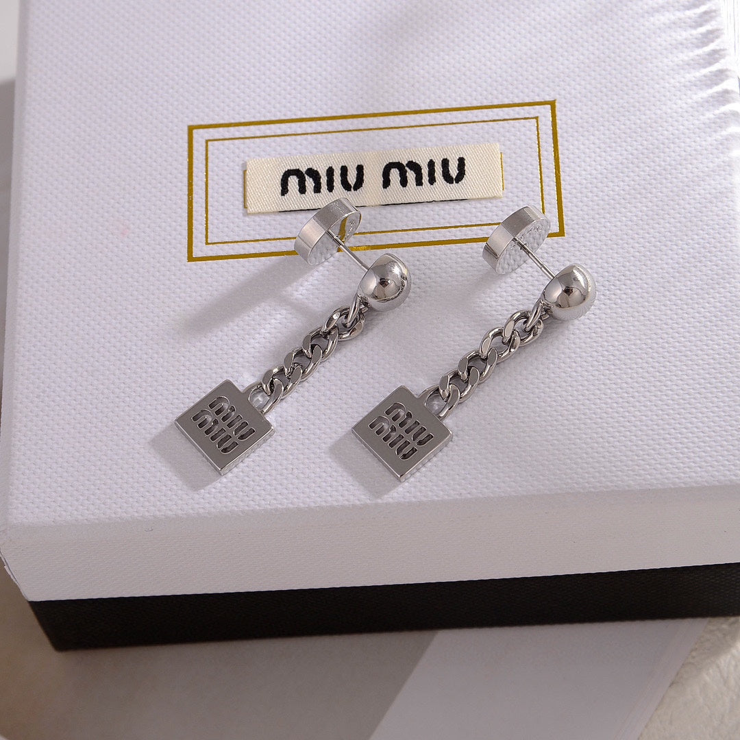 Miumiu versatile gold hollow necklace XLA319