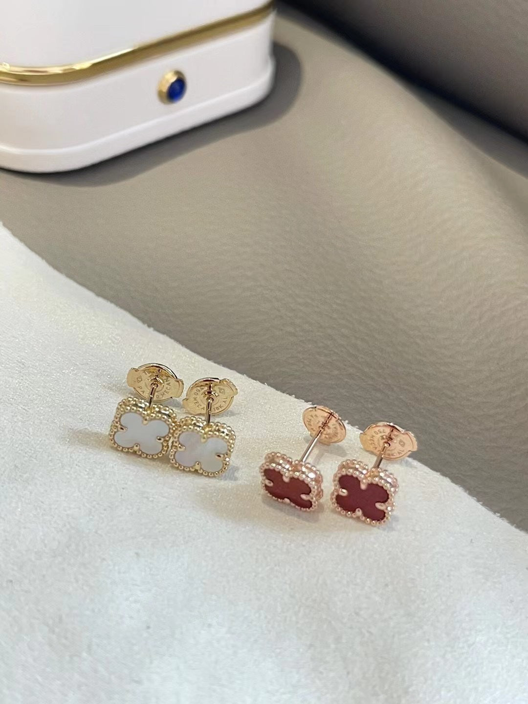 vca small 9mm earnail red agate earrings eha385