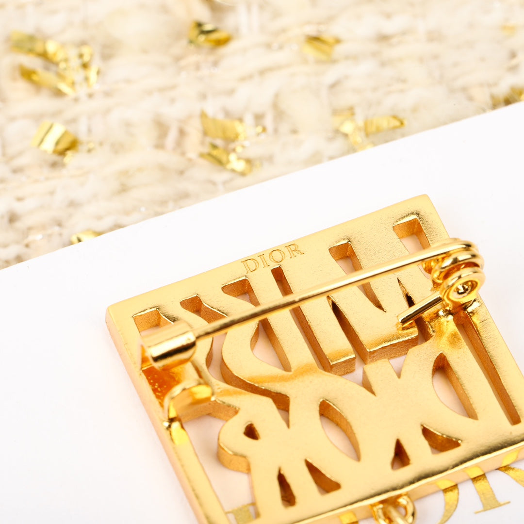 do hollow letter square card hanging bead brooch xza16
