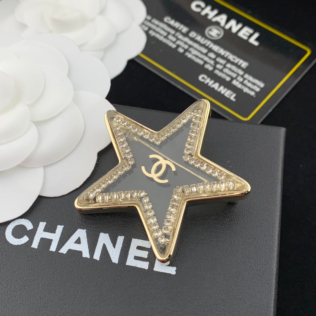 cha pentagram acrylic brooch xza18