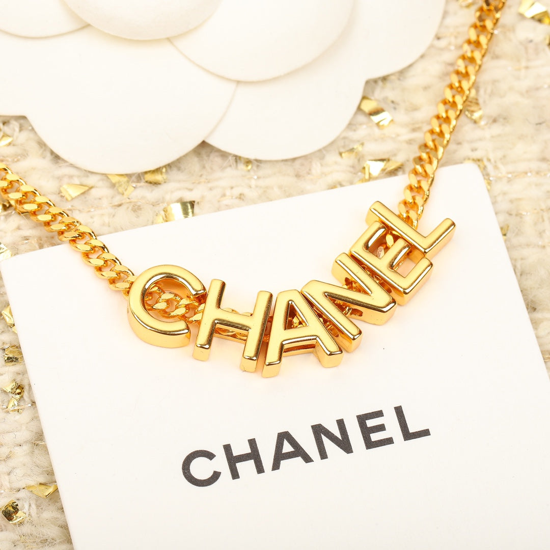 CHA Vint Fashion Letter Gold Necklace XLA256