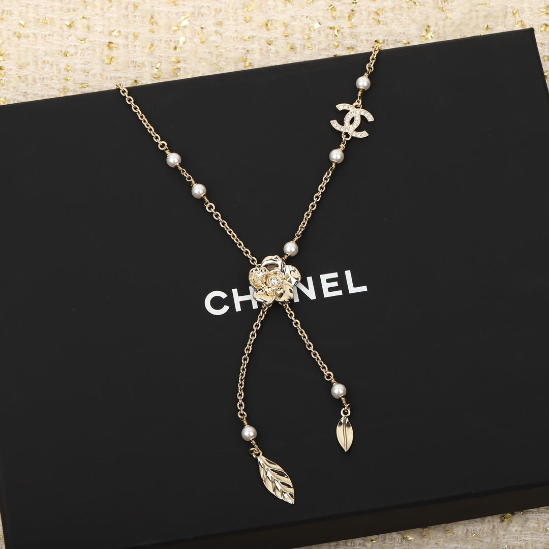 CHA 24B Camellia Silver Necklace XLA403