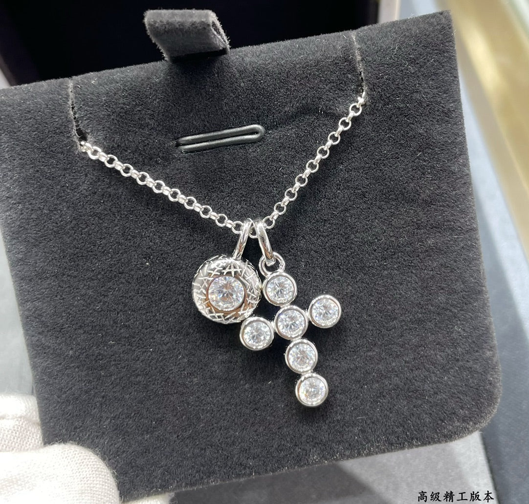 Round Cross Silver Necklace XLA254