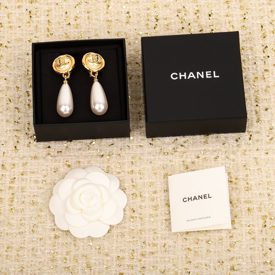 CHA Button Double C Pearl Earrings EHA483