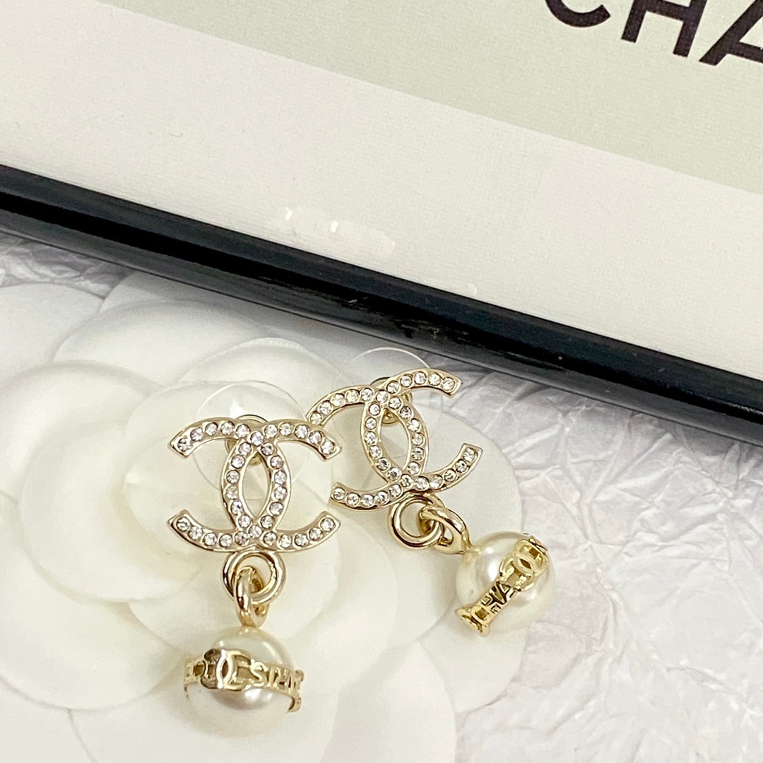 Diamond Double C Pendant Pearl Earrings EHA379