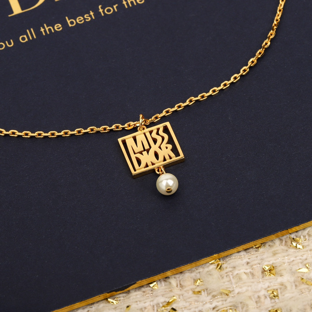 Hollow letter square pendant gold necklace XLA270